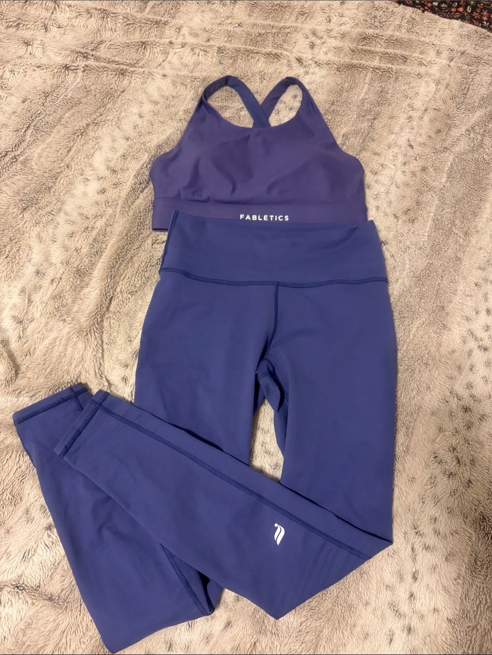 Fabletics NO-BOUNCE HIGH IMPACT BRA + DEFINE HIGH-WAISTED LEGGING SET